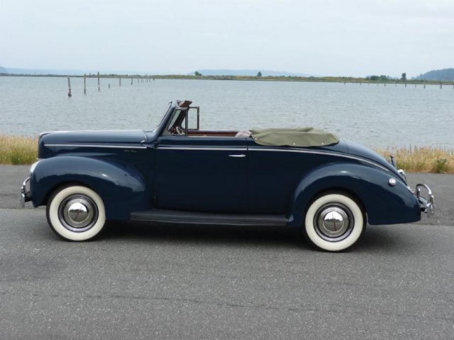  Ford DeLuxe Convertible Coupe 1940 года  (фото 2 из 80)
